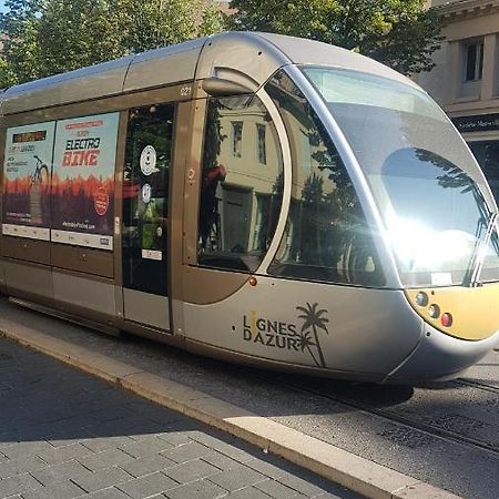 New Cheap Private Room, Kitchen , Overwieuw Sea,Tram On Spot, 12 Minutes From Nice Train Station With Tram , Beach In 17 Min Tram , Chambre Privee Pas Cher, Cuisine Equipee , Tram Sur Place, Apercu Mer, 12 Min De La Gare De Nice Avec Le Tram, 17 Min Luaran gambar