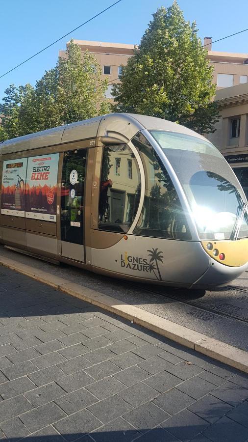 New Cheap Private Room, Kitchen , Overwieuw Sea,Tram On Spot, 12 Minutes From Nice Train Station With Tram , Beach In 17 Min Tram , Chambre Privee Pas Cher, Cuisine Equipee , Tram Sur Place, Apercu Mer, 12 Min De La Gare De Nice Avec Le Tram, 17 Min Luaran gambar
