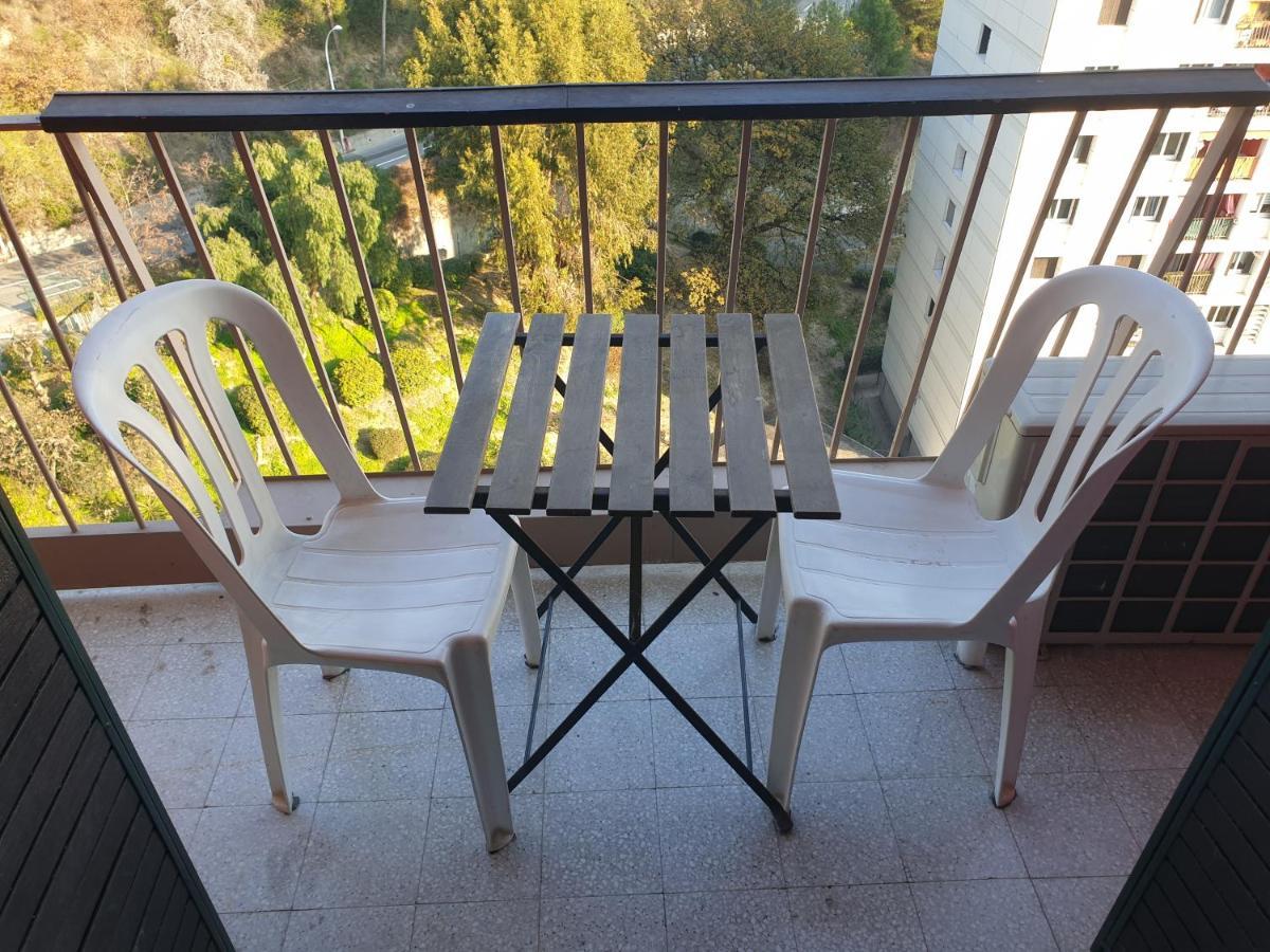 New Cheap Private Room, Kitchen , Overwieuw Sea,Tram On Spot, 12 Minutes From Nice Train Station With Tram , Beach In 17 Min Tram , Chambre Privee Pas Cher, Cuisine Equipee , Tram Sur Place, Apercu Mer, 12 Min De La Gare De Nice Avec Le Tram, 17 Min Luaran gambar